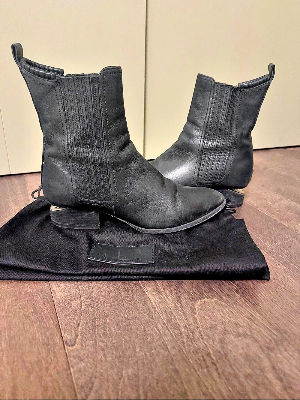 Alexander Wang Anouck Black Leather Chelsea Ankle Boots Size 38.5 / 8.5